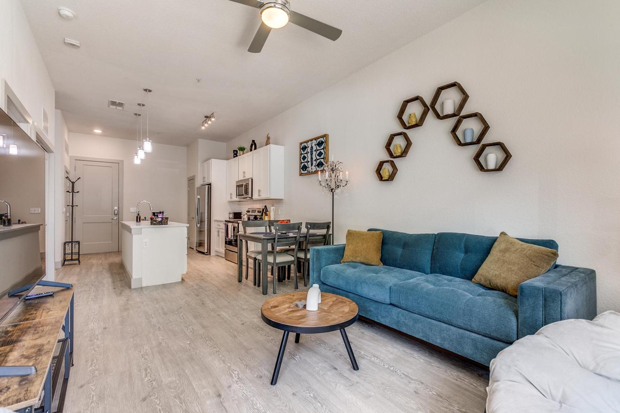 Lush Downtown Condo On Riverwalk W King Ste, Free Parking, Pet Friendly, Centrally Located On Riverwalk San Antonio Buitenkant foto