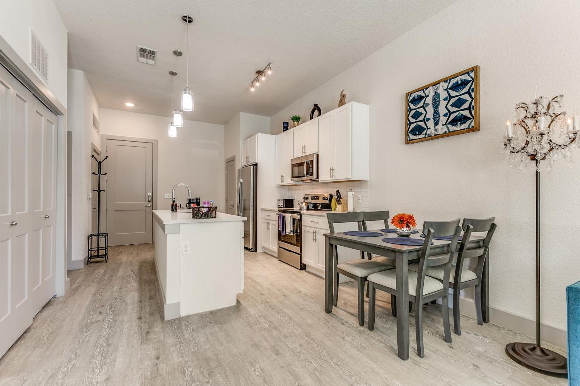 Lush Downtown Condo On Riverwalk W King Ste, Free Parking, Pet Friendly, Centrally Located On Riverwalk San Antonio Buitenkant foto