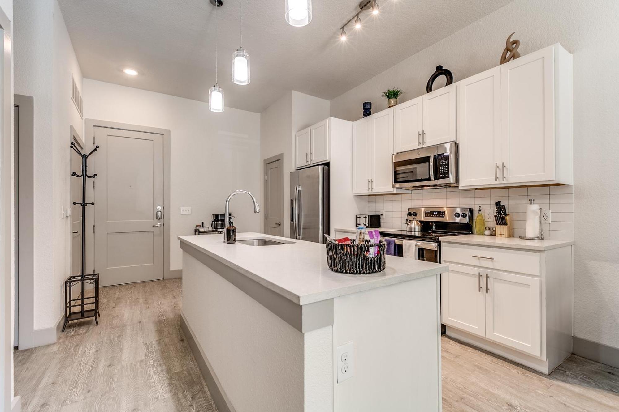 Lush Downtown Condo On Riverwalk W King Ste, Free Parking, Pet Friendly, Centrally Located On Riverwalk San Antonio Buitenkant foto
